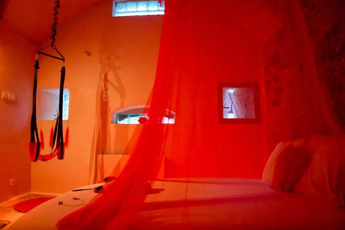 La Chambre Rouge - Dans Le Chateau Fort Albertville